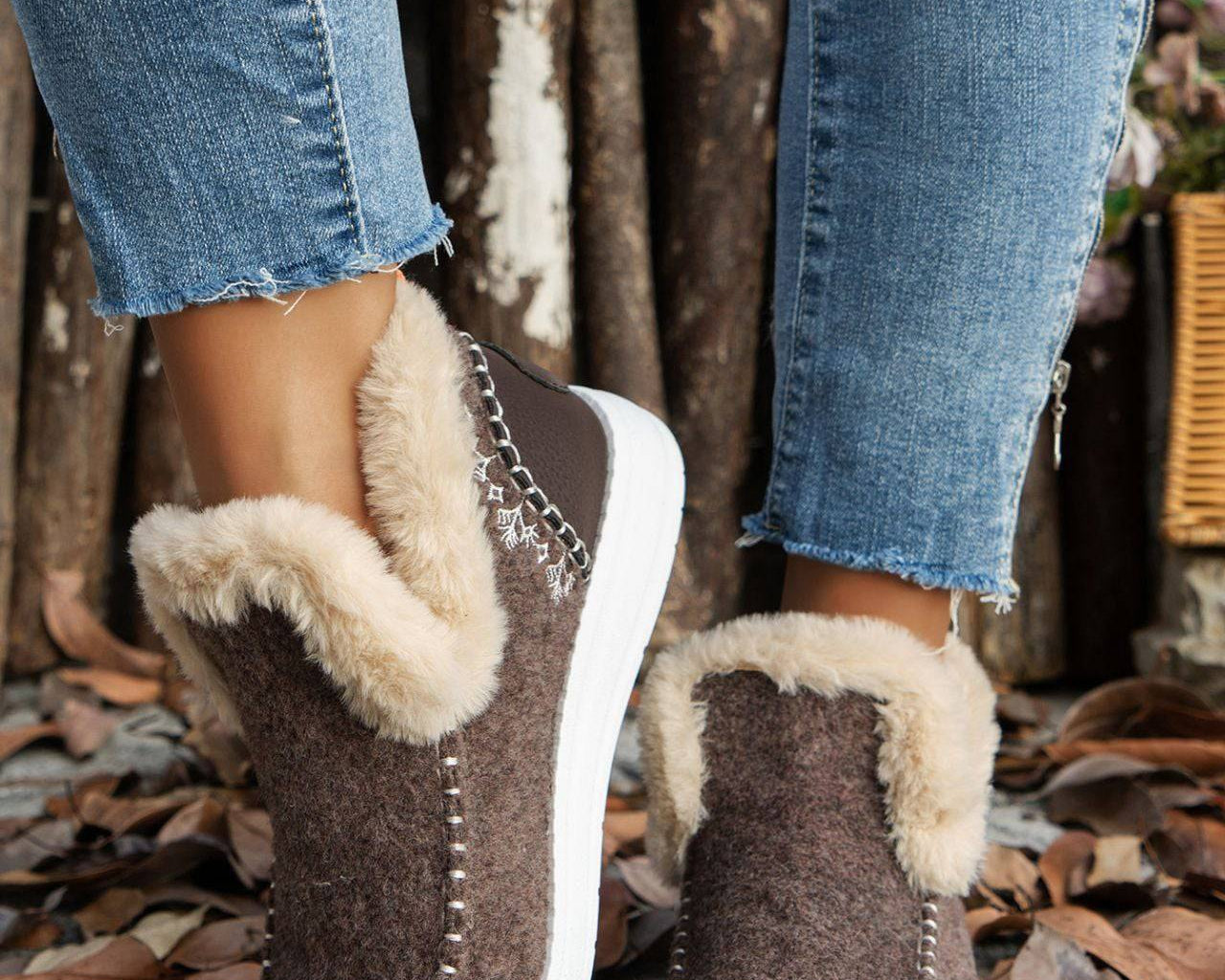 NEWYORKLISTED STYLE COLLECTION: Furry Suede Comfort Flats - NEWYORKLISTED