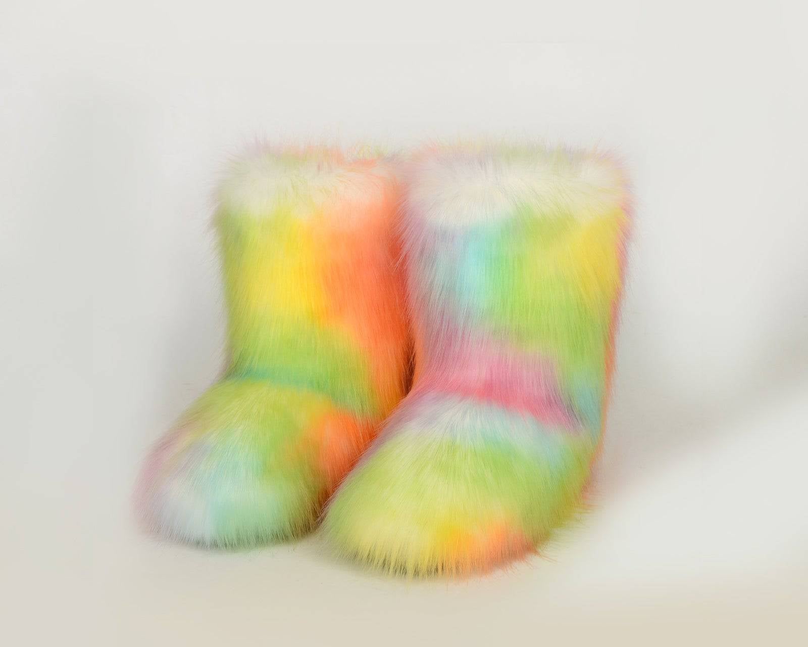 NEWYORKLISTED STYLE COLLECTION: Hug Me Comfort Fuzzy Platform Boots - NEWYORKLISTED