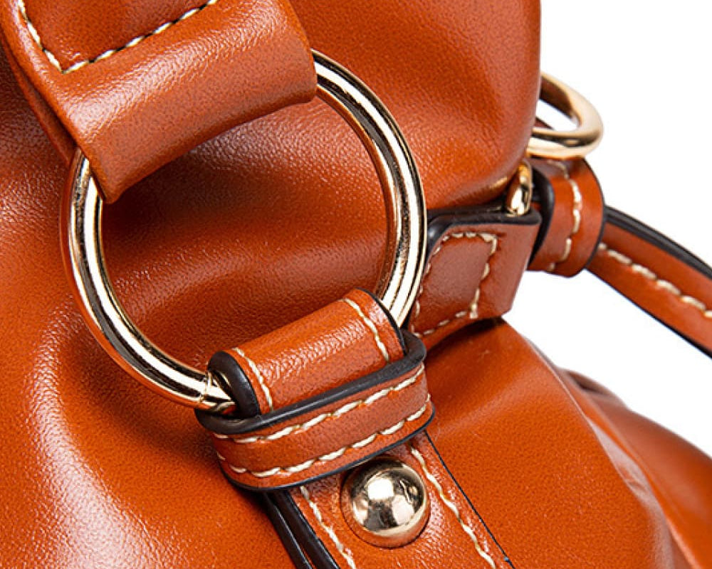 NEWYORKLISTED STYLE COLLECTION: Vegan Leather Handbag with Tassels - NEWYORKLISTED