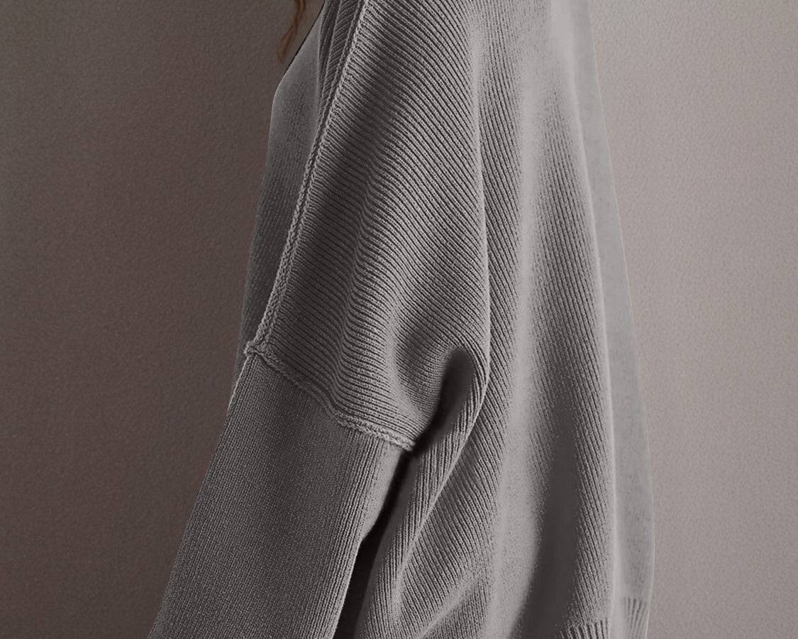 NEWYORKLISTED STYLE COLLECTION: Round Neck Long Sleeve Sweater - NEWYORKLISTED