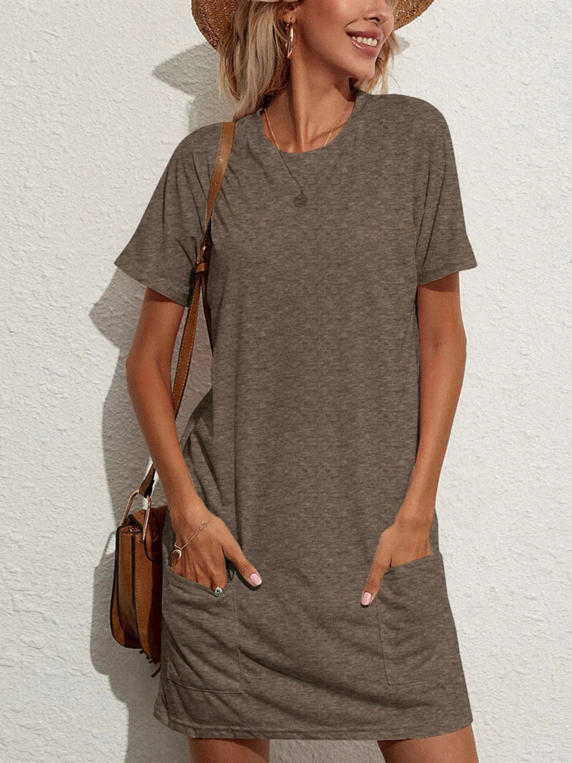 NEWYORKLISTED STYLE COLLECTION: Pocketed Round Neck Short Sleeve Dress