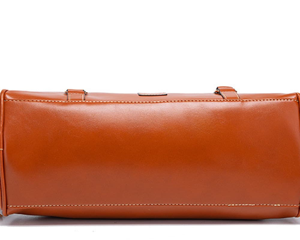 NEWYORKLISTED STYLE COLLECTION: Vegan Leather Handbag with Tassels - NEWYORKLISTED