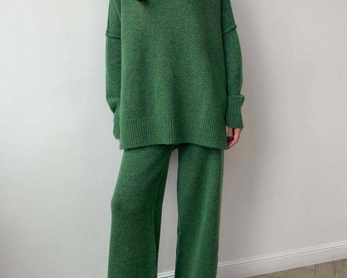 NEWYORKLISTED STYLE COLLECTION: Turtleneck Long Sleeve Top and Pants Sweater Set - NEWYORKLISTED