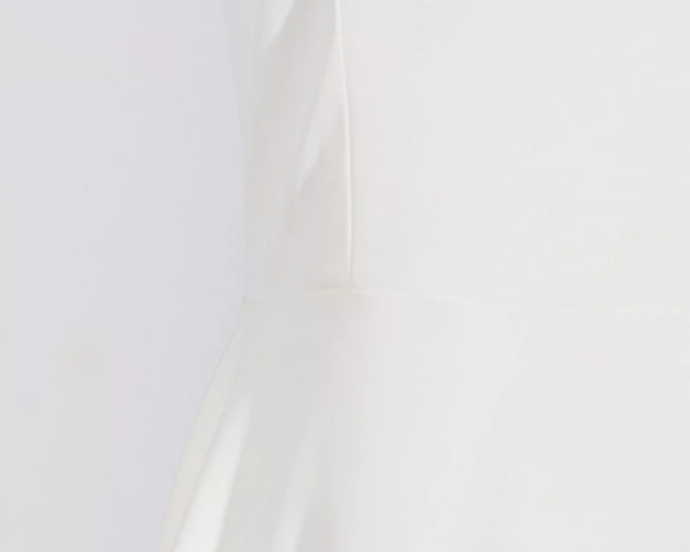 NEWYORKLISTED STYLE COLLECTION: Close-up of a white fabric texture