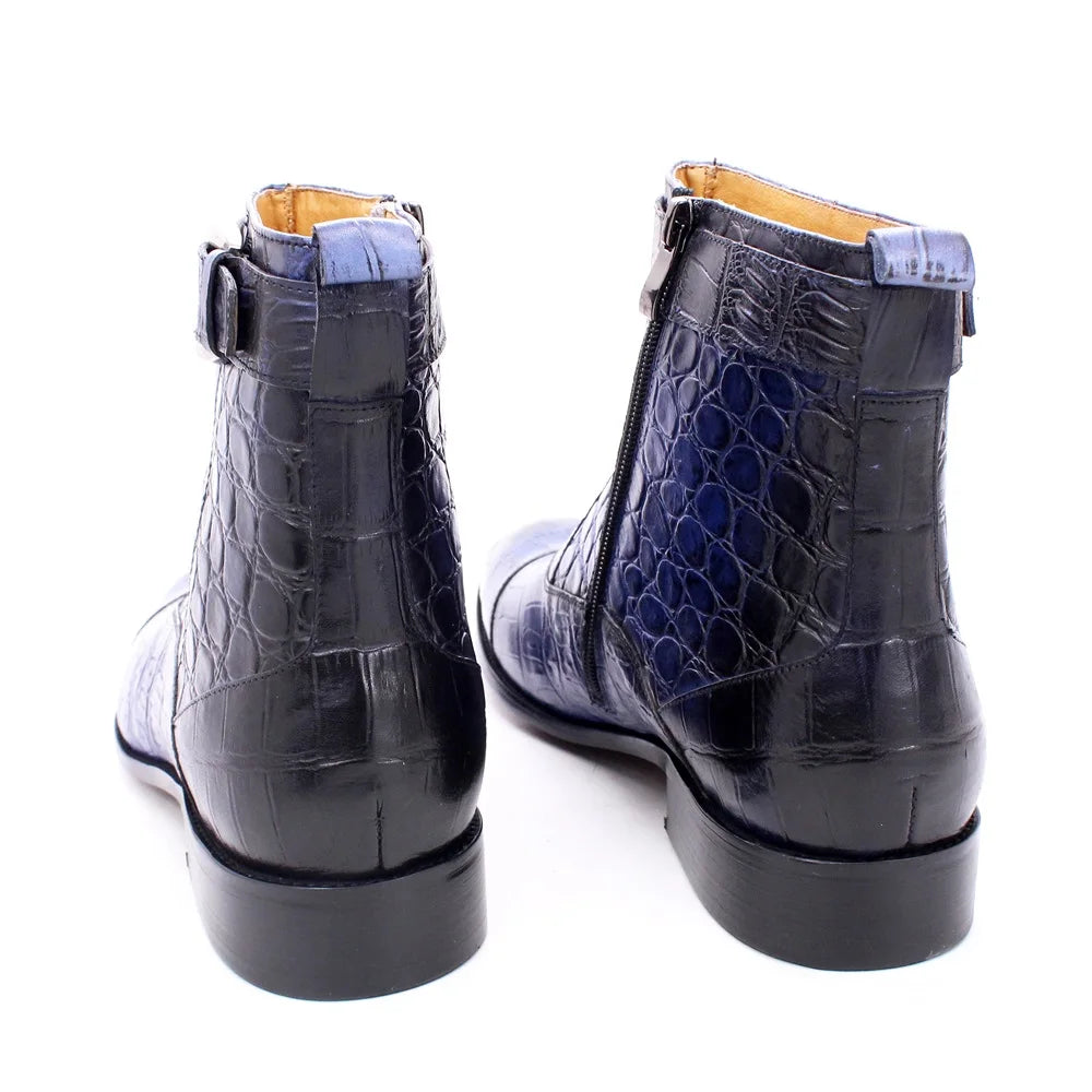 NEWYORKLISTED MEN'S COLLECTION: Black crocodile-patterned boots on a white background