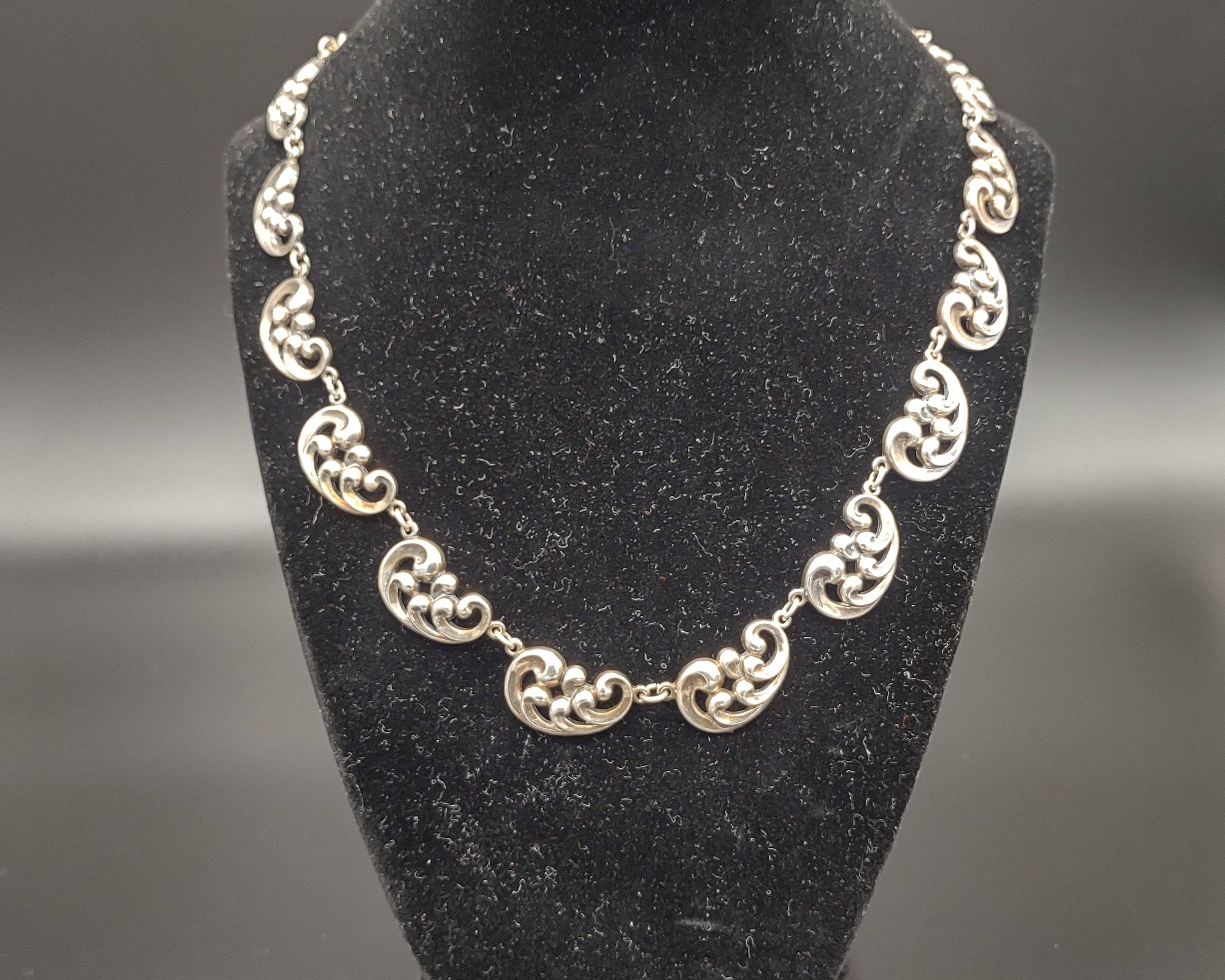 NEWYORKLISTED Vintage Sterling Silver Scroll Work Necklace - NEWYORKLISTED