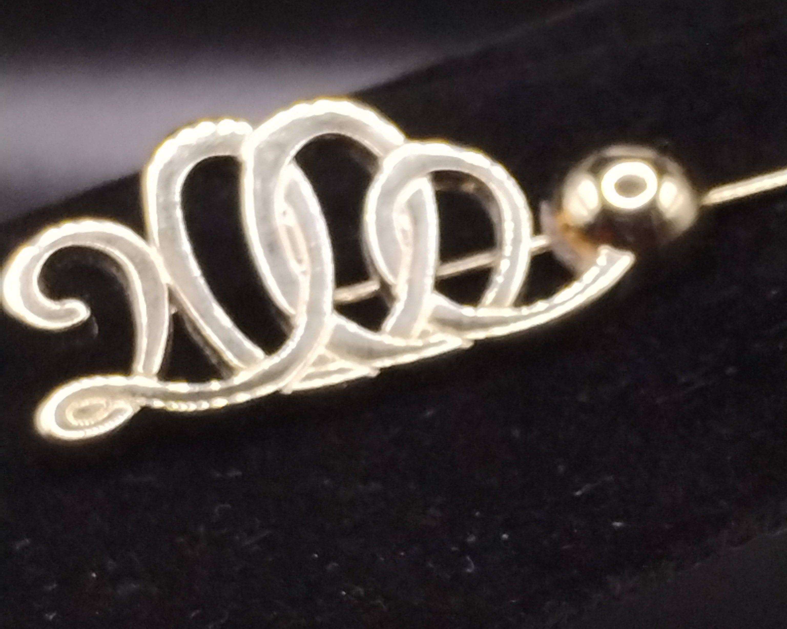 NEWYORKLISTED Vintage - SALVATORE FERRAGAMO Fashion Scarf Pin - NEWYORKLISTED