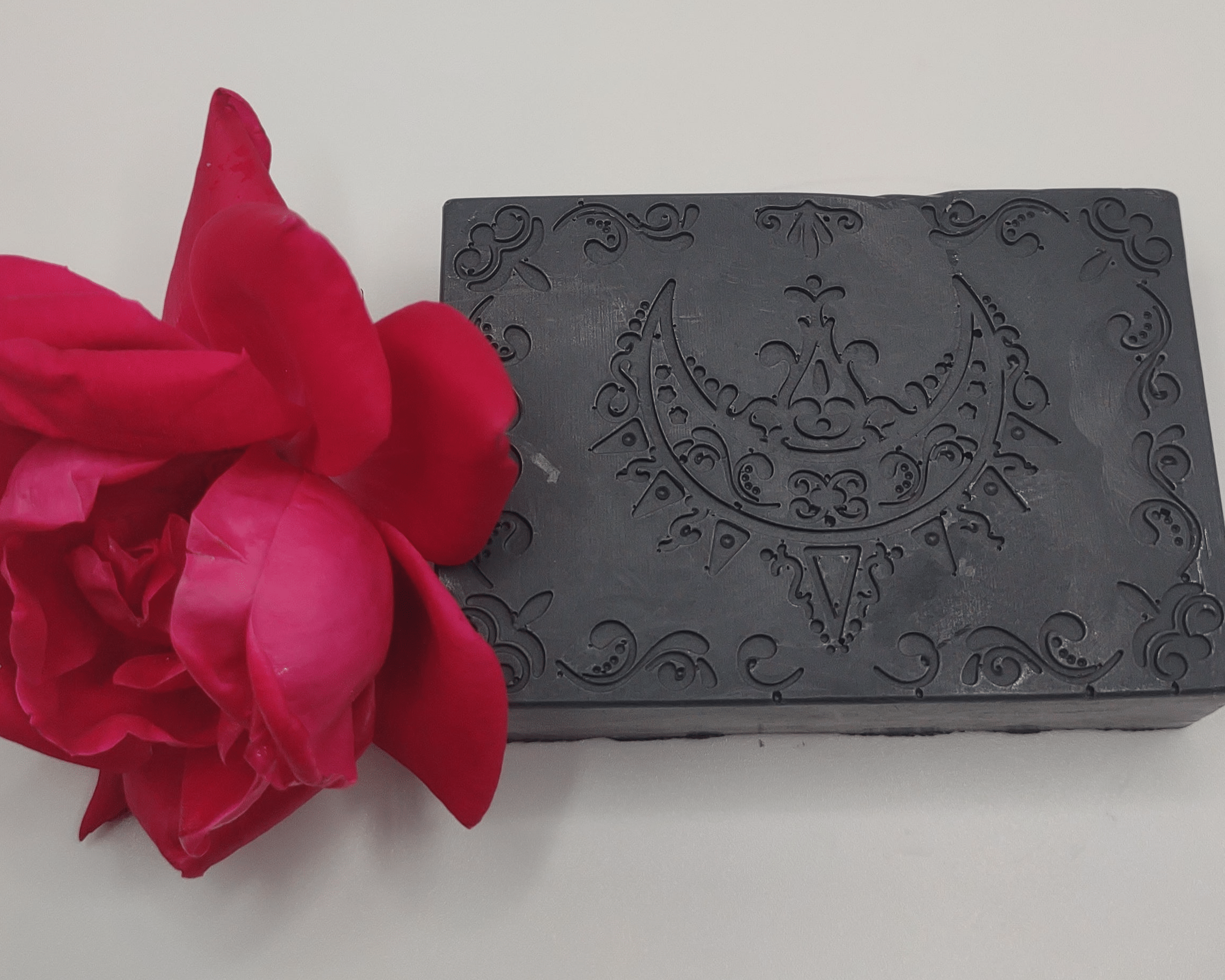 AMLA NATURALS Opulence Essence Soap Black Night Soap - NEWYORKLISTED