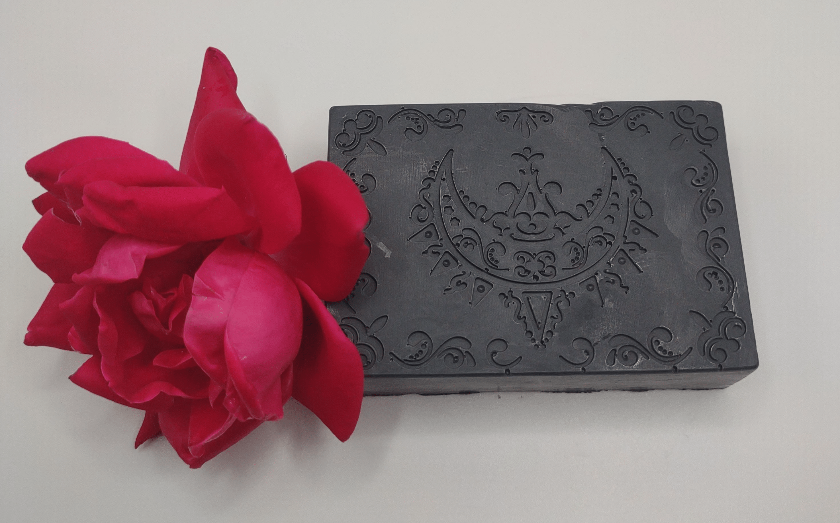 AMLA NATURALS Opulence Essence Soap Black Night Soap - NEWYORKLISTED