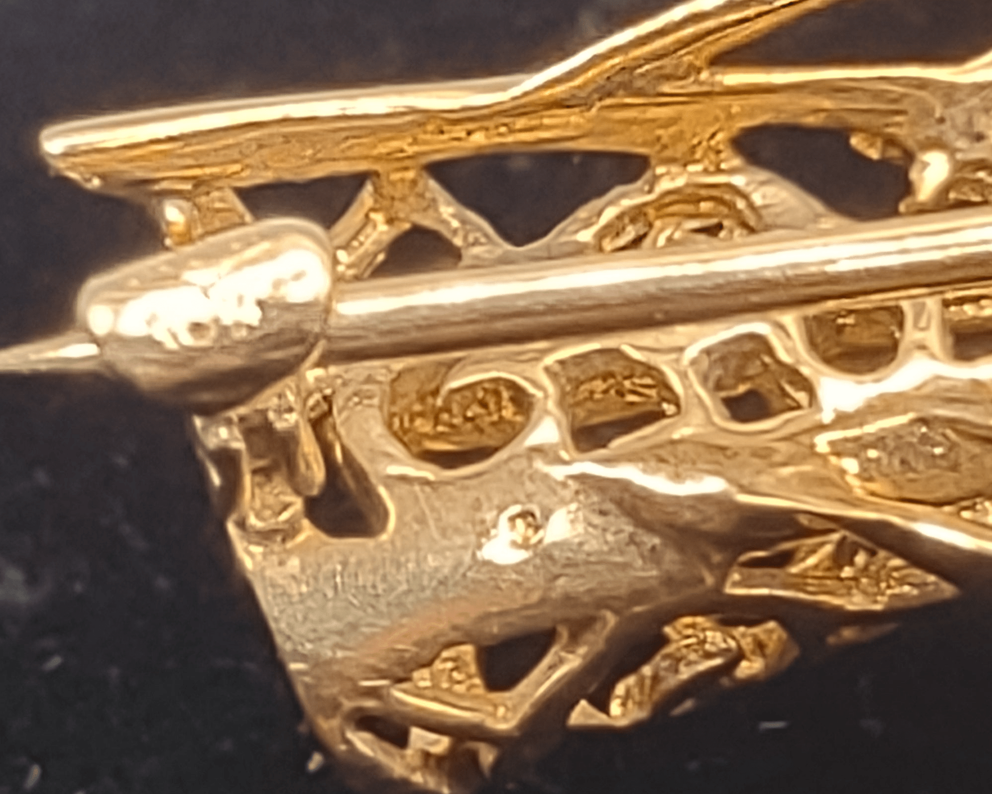 NEWYORKLISTED Vintage Jewelry Collection - Late 1920s Aquamarine Candy Delight 10K Gold Brooch - NEWYORKLISTED