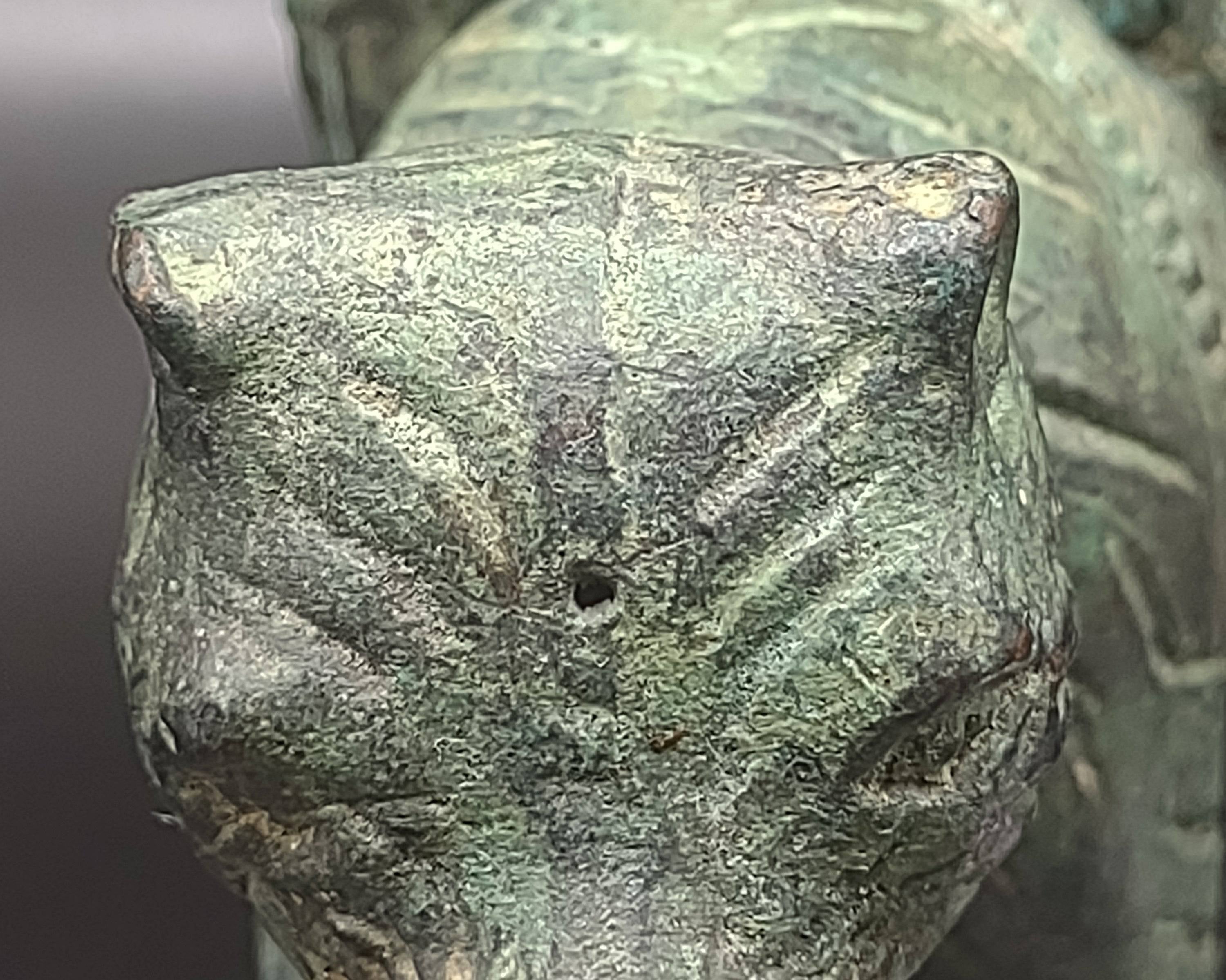 NEWYORKLISTED UNIQUE FINDS 19th Century Bronze Thai Buddha Riding a Tiger with Falcon - NEWYORKLISTED