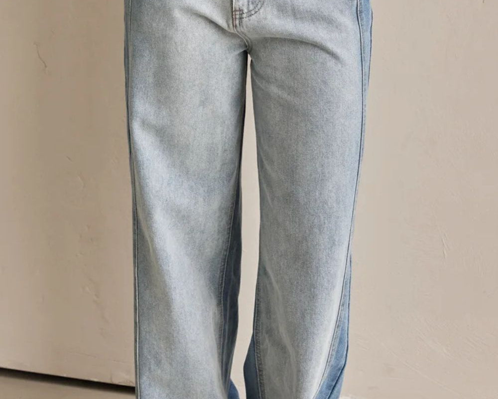 NEWYORKLISTED STYLE COLLECTION: Straight Leg Jeans with Pockets