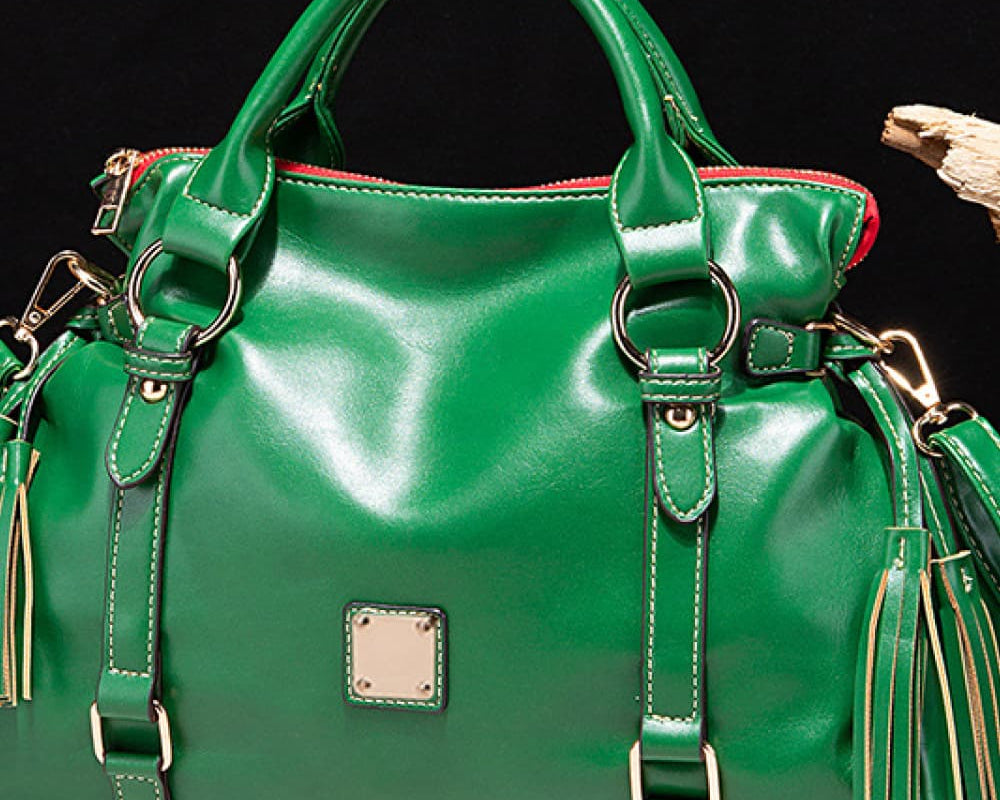 NEWYORKLISTED STYLE COLLECTION: Vegan Leather Handbag with Tassels - NEWYORKLISTED