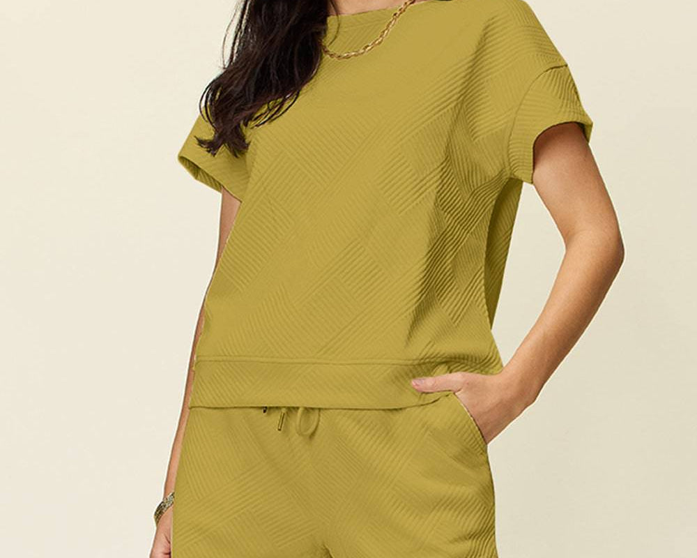 NEWYORKLISTED STYLE COLLECTION: Short Sleeve T-Shirt and Drawstring Shorts Set - NEWYORKLISTED