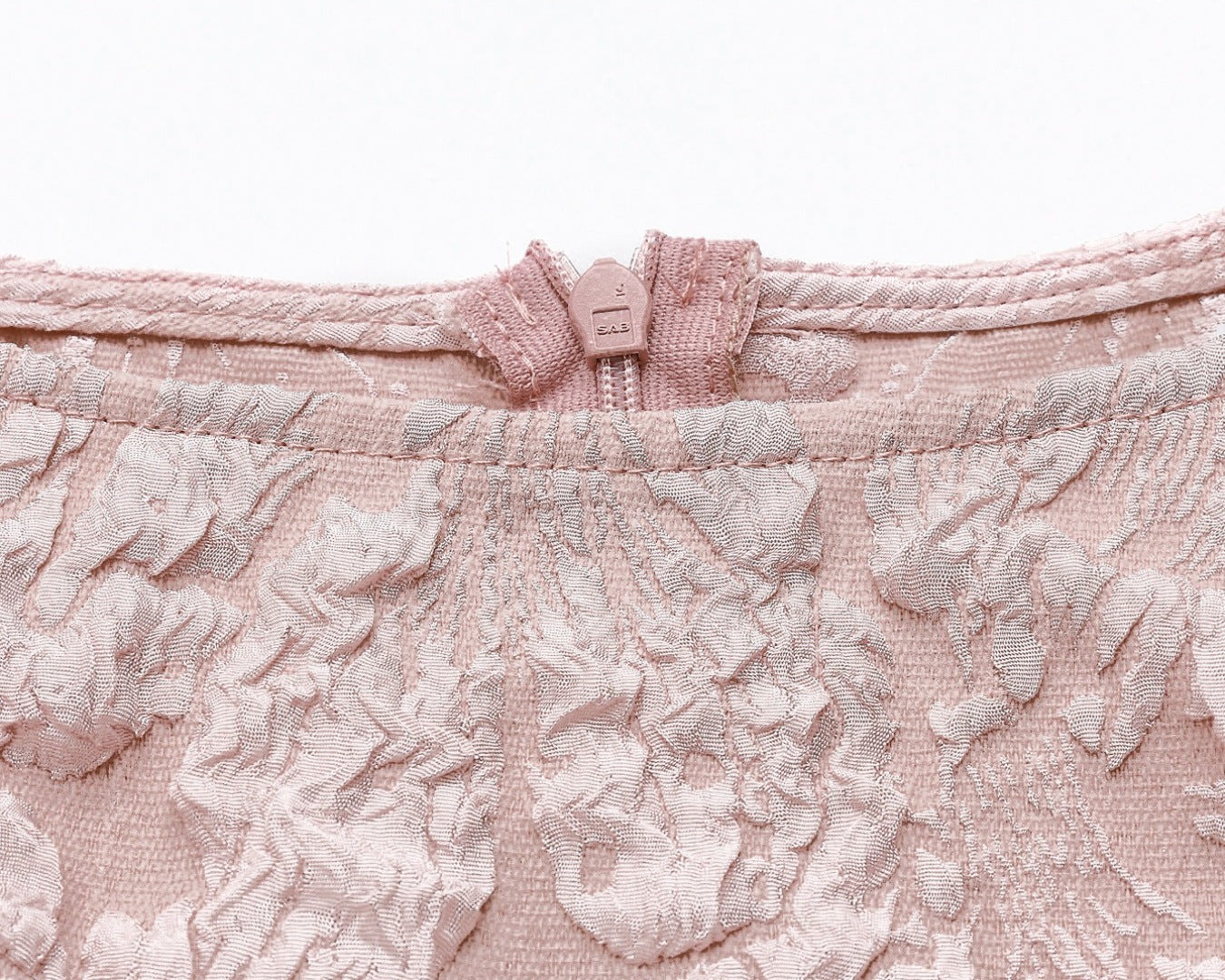 b40d0eff-a04f-447d-a96a-309b8cdf06d1-Max