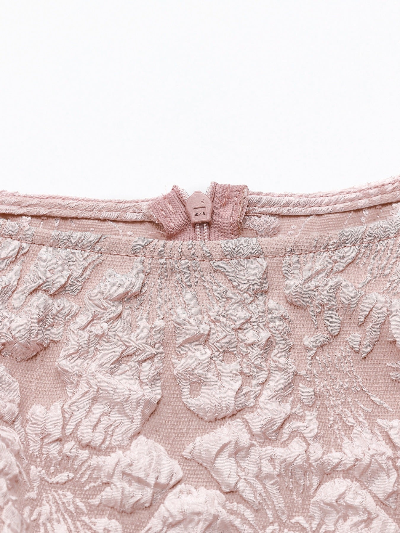 b40d0eff-a04f-447d-a96a-309b8cdf06d1-Max