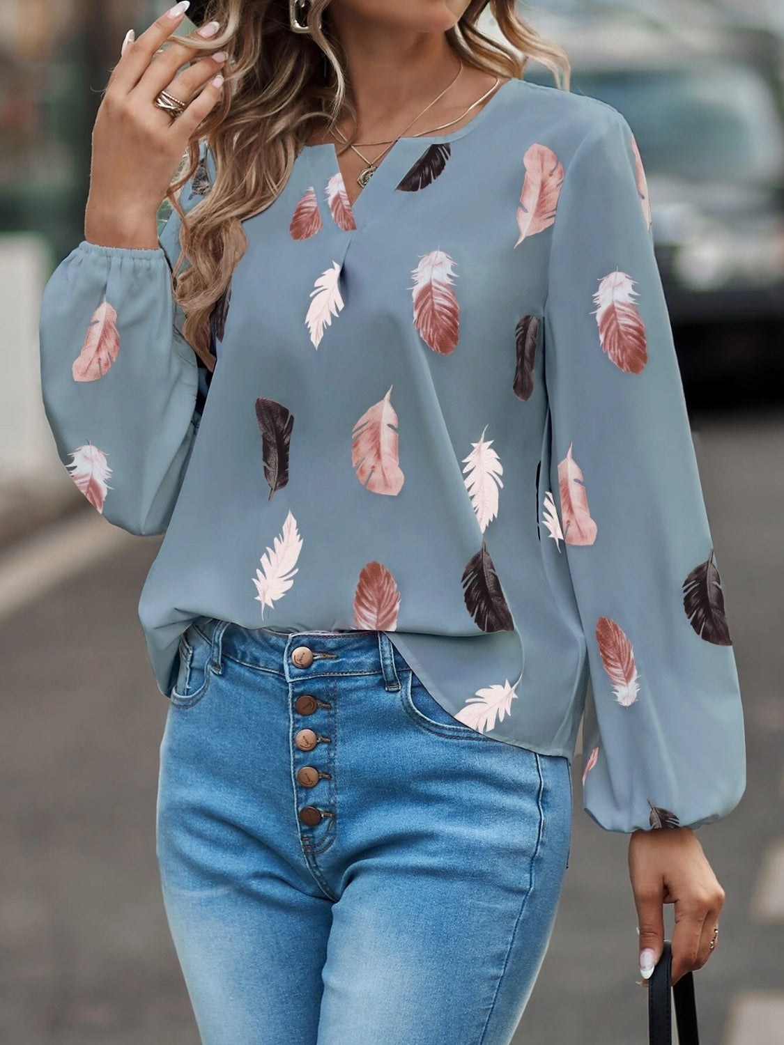 NEWYORKLISTED STYLE COLLECTION: Feather Print Balloon Sleeve Top - NEWYORKLISTED
