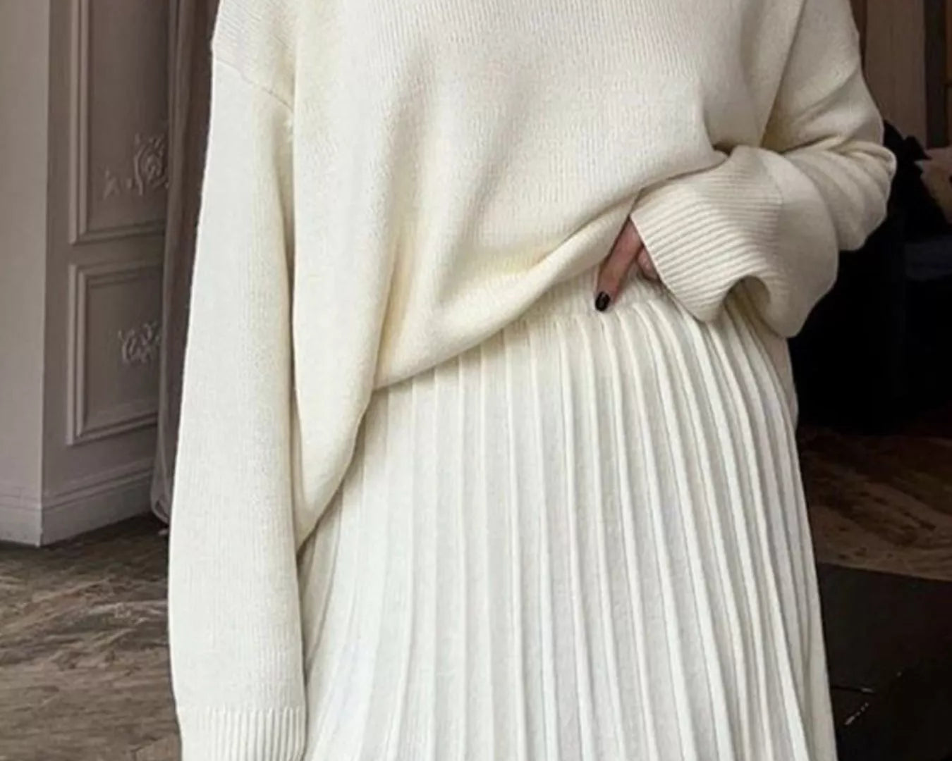 NEWYORKLISTED STYLE COLLECTION: Top and Pleated Skirt Sweater Set in ivory