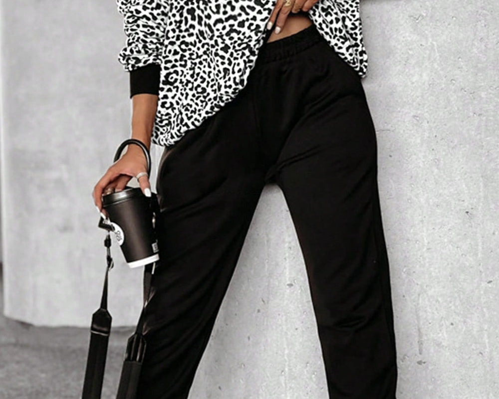 NEWYORKLISTED STYLE COLLECTION: Leopard Print Comfort Top and Pants Set