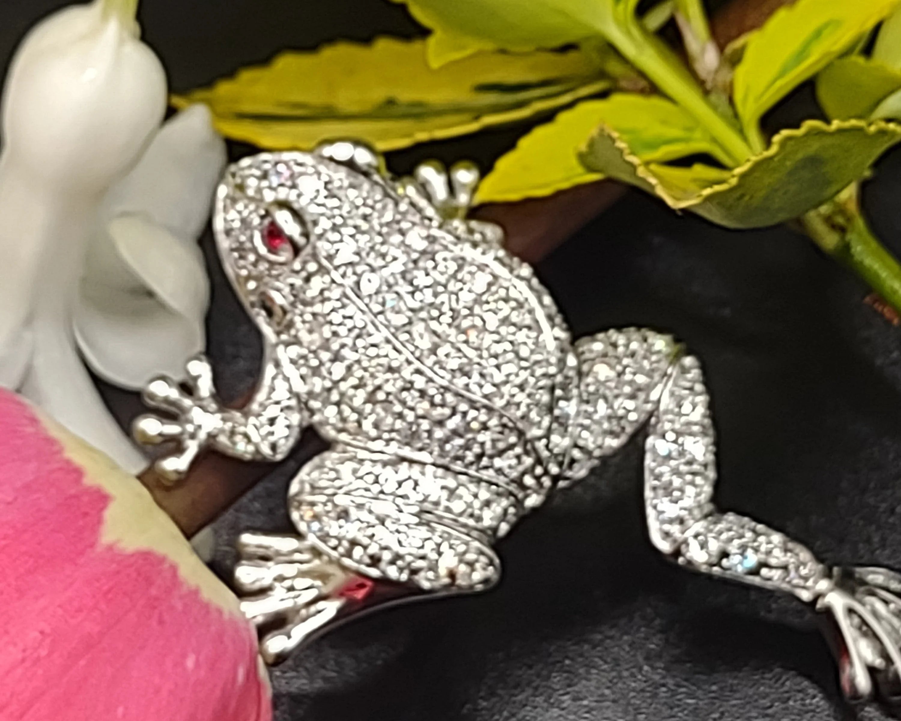 NEWYORKLISTED Vintage Jewelry - Sterling Silver Rhinestone Frog Brooch by Jenna Nicole - NEWYORKLISTED