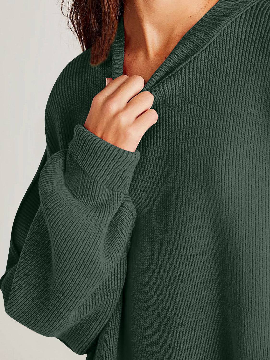 NEWYORKLISTED STYLE COLLECTION: Round Neck Long Sleeve Sweater - NEWYORKLISTED