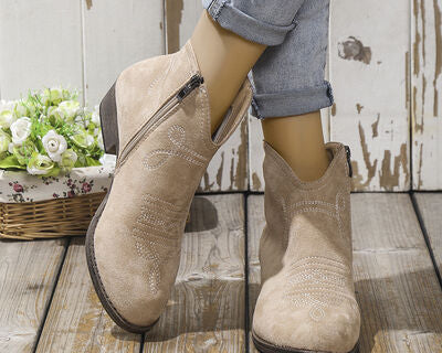 c932c1c0-46f2-4668-97c3-30212101a0d1-Min