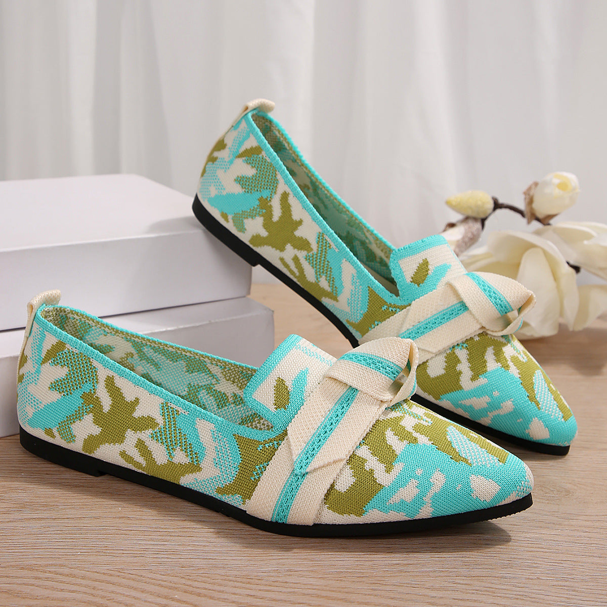 NEWYORKLISTED STYLE COLLECTION: Mesh Point Toe Flat Slip-Ons in Teal