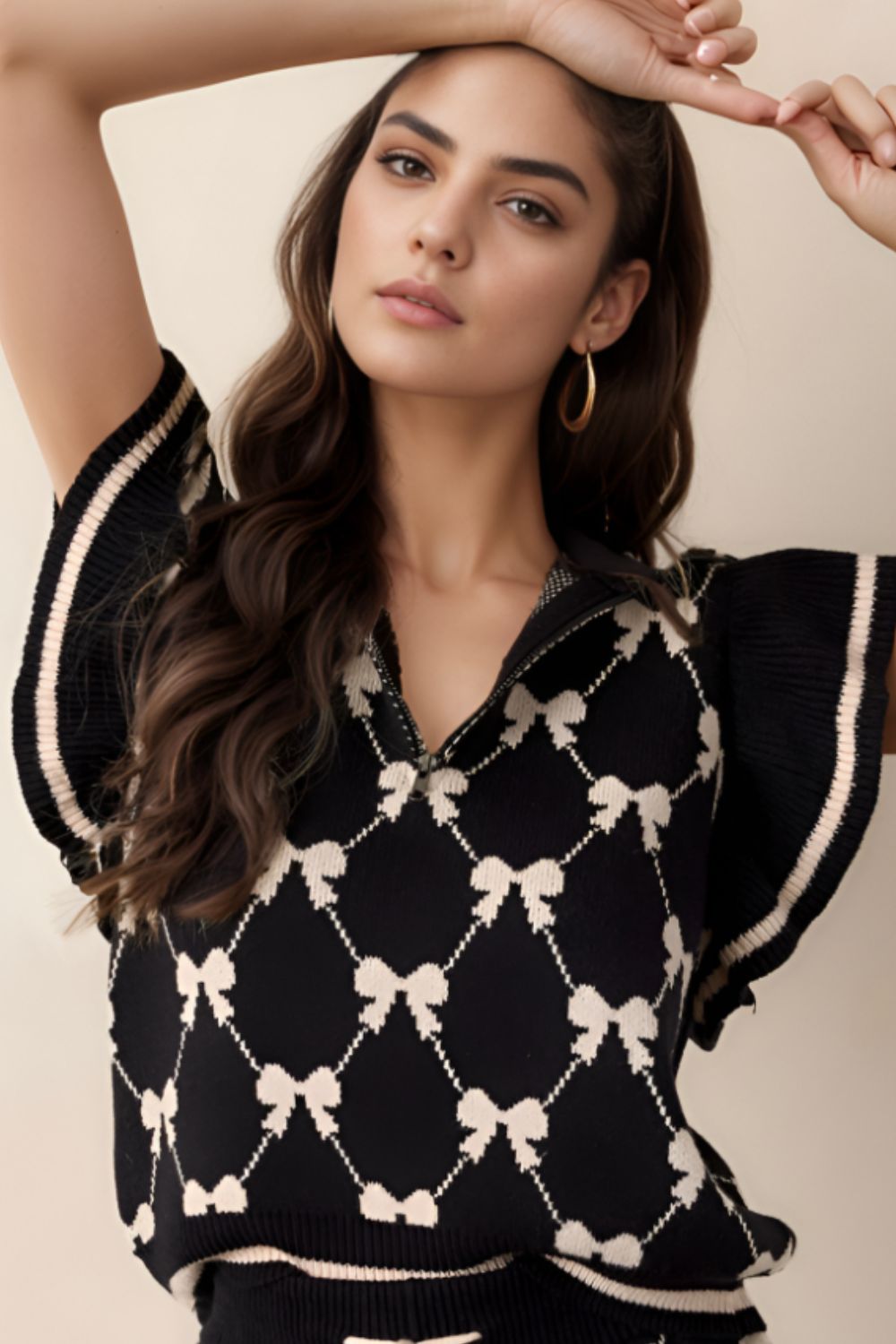 NEWYORKLISTED STYLE COLLECTION: Bow-Detail Half-Zip Sweater Vest with Chain Accent