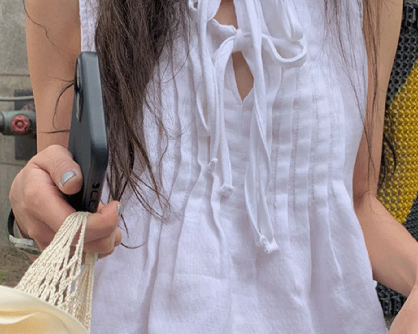 NEWYORKLISTED STYLE COLLECTION: Tie-Front Sleeveless Summer Blouse