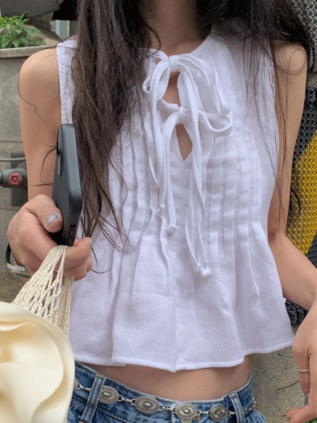 NEWYORKLISTED STYLE COLLECTION: Tie-Front Sleeveless Summer Blouse