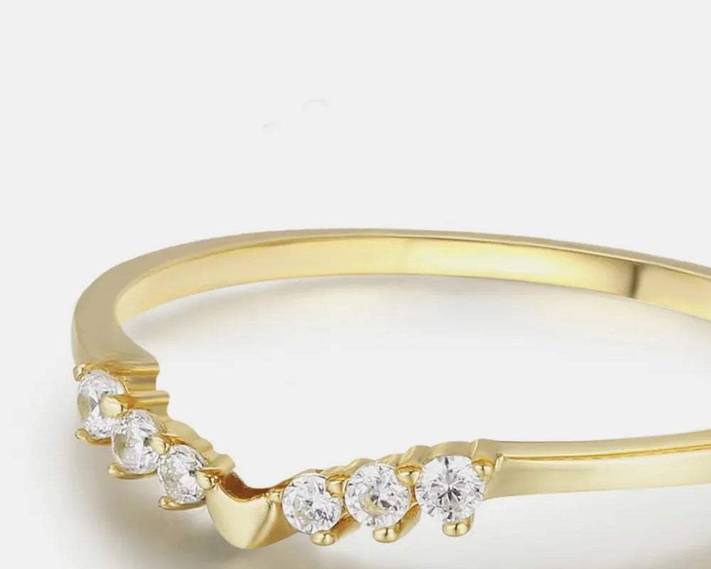 NEWYORKLISTED Valentine's Day Specials: Gold ring with diamonds on a light background