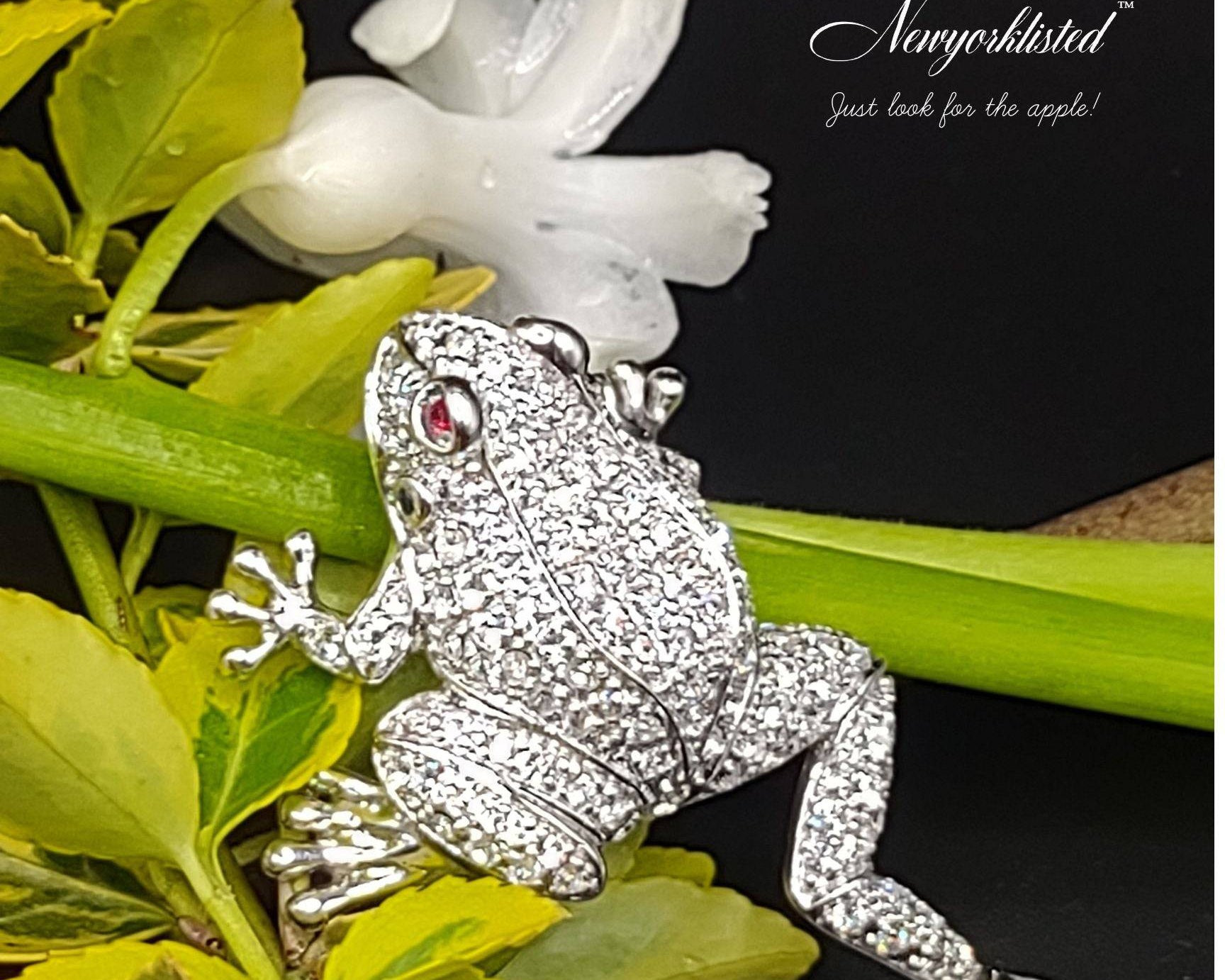 NEWYORKLISTED Vintage Sterling Silver Rhinestone Frog Pendant by Jenna Nicole