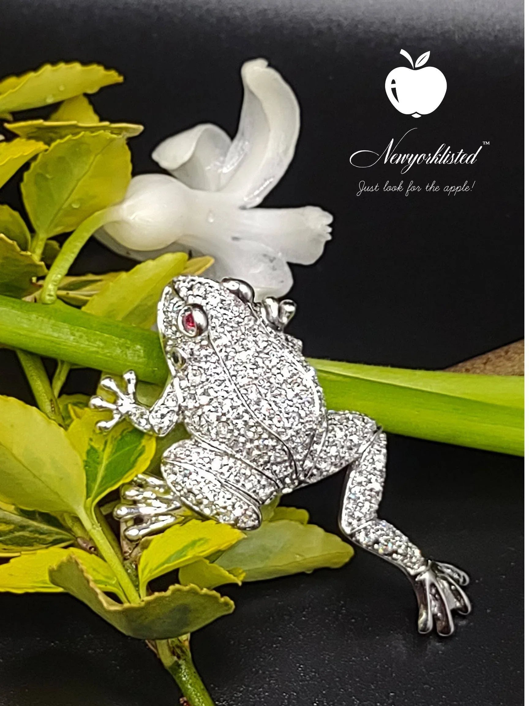NEWYORKLISTED Vintage Sterling Silver Rhinestone Frog Pendant by Jenna Nicole