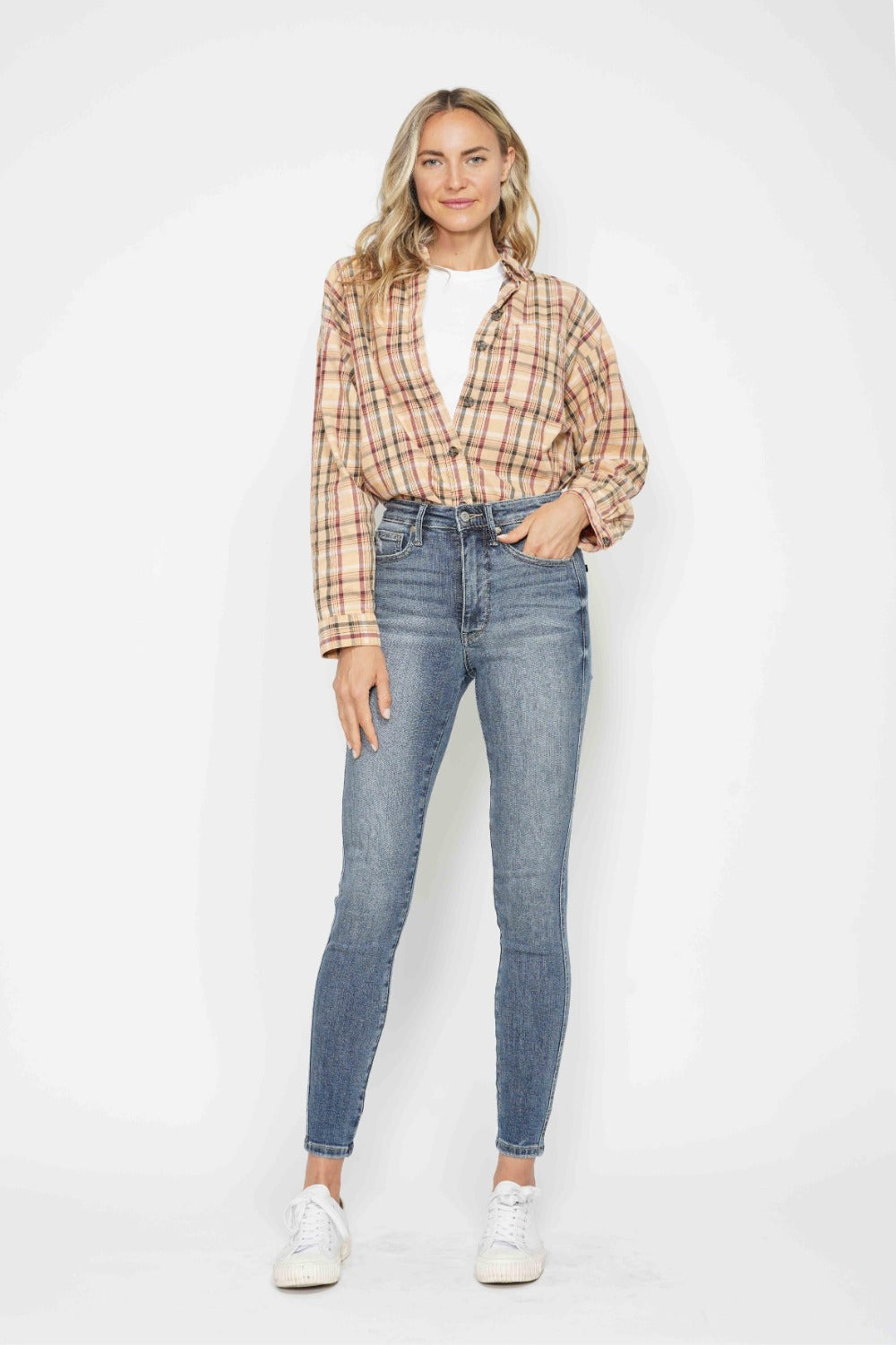 NEWYORKLISTED STYLE COLLECTION: Full Size Tummy Control Contrast Wash Skinny Jeans - NEWYORKLISTED