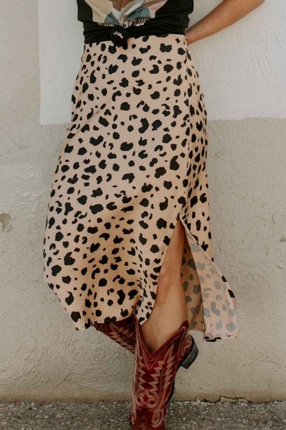 NEWYORKLISTED STYLE COLLECTION: Wildly Chic Side Slit Midi Skirt