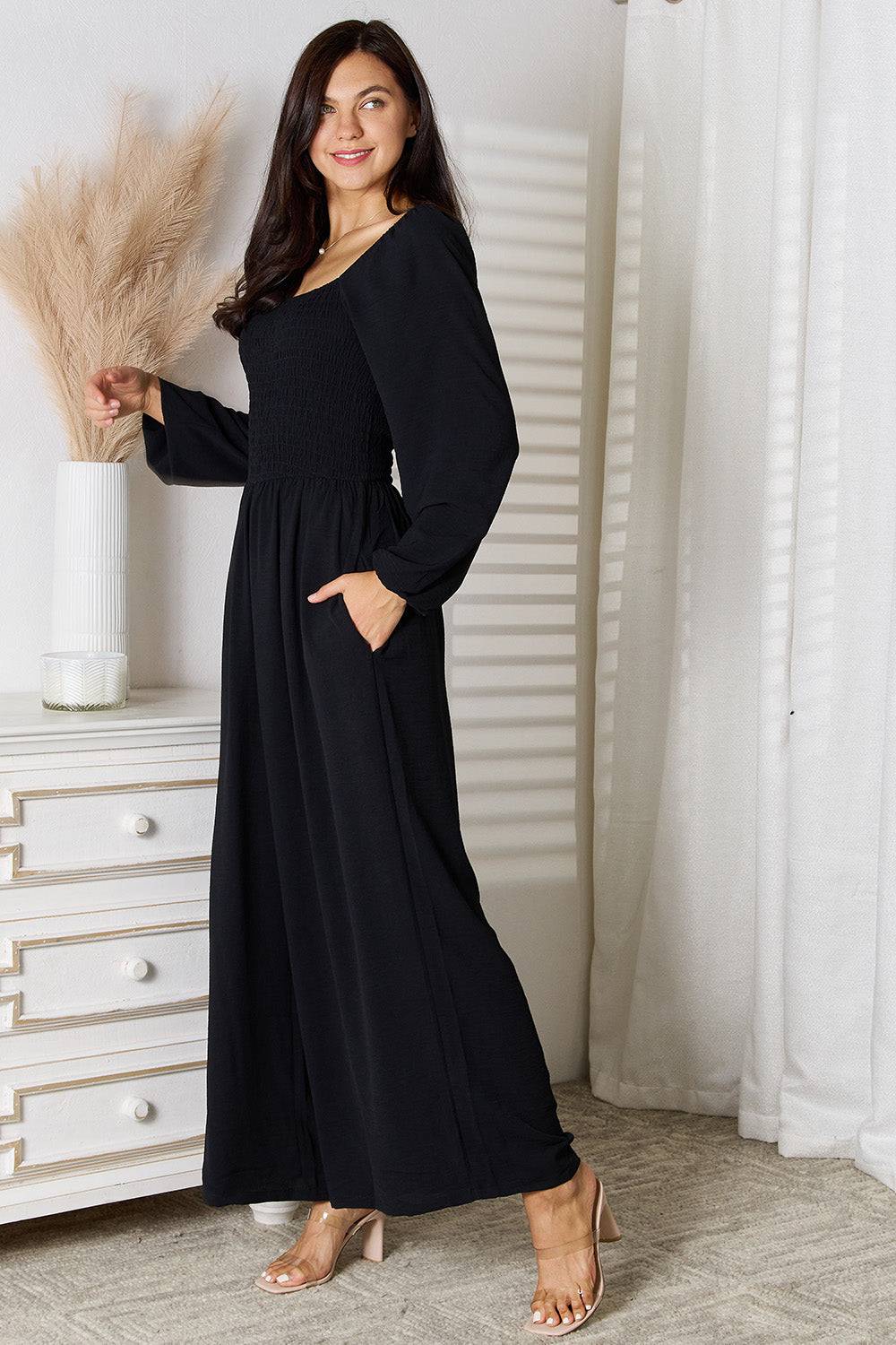 NEWYORKLISTED STYLE COLLECTION: Effortless Elegance Square Neck Jumpsuit with Pockets - NEWYORKLISTED