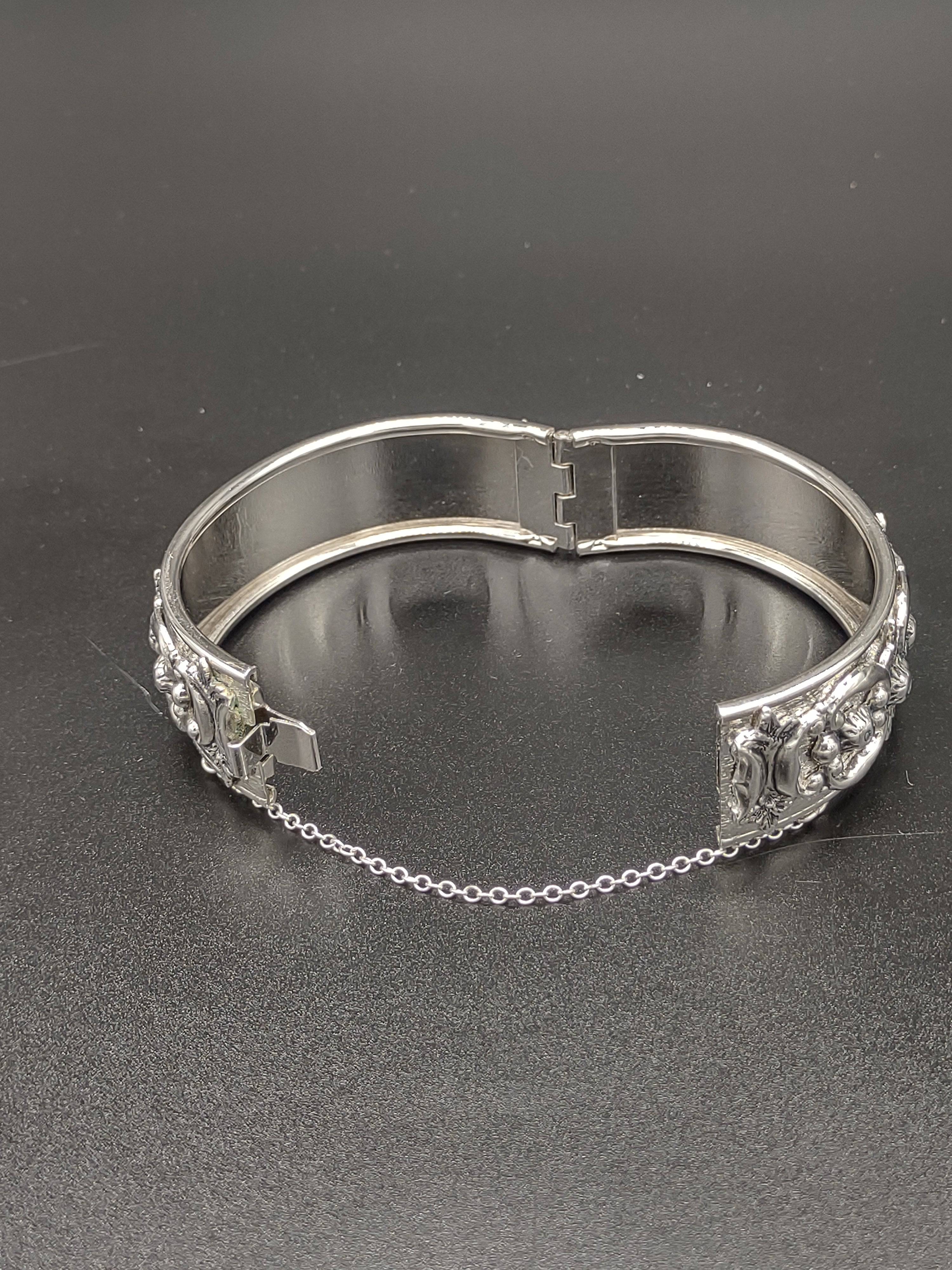 NEWYORKLISTED - Lovely Vintage Whiting & Davis Silver Tone Bracelet - NEWYORKLISTED