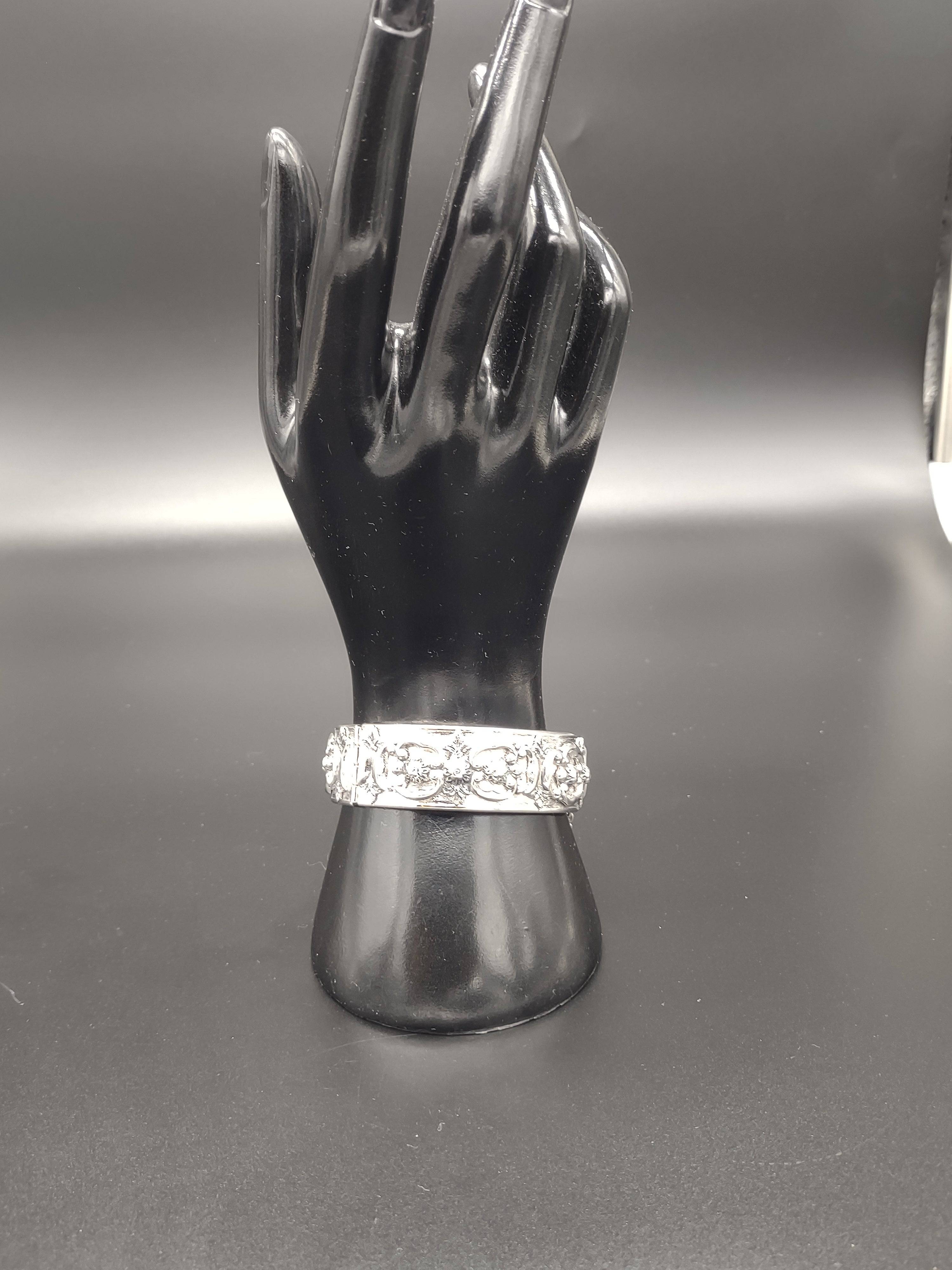 NEWYORKLISTED - Lovely Vintage Whiting & Davis Silver Tone Bracelet - NEWYORKLISTED