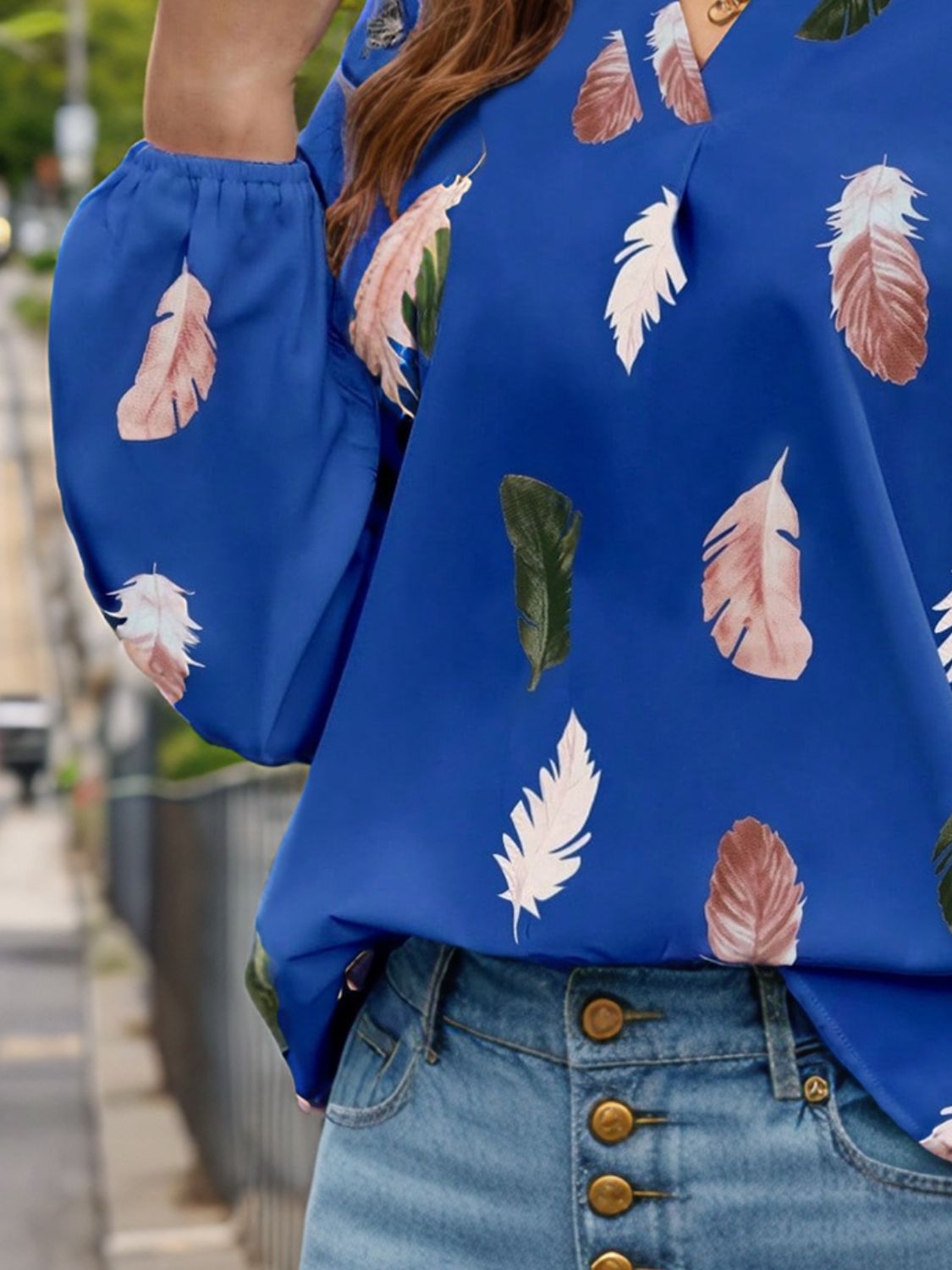 NEWYORKLISTED STYLE COLLECTION: Feather Print Balloon Sleeve Top - NEWYORKLISTED