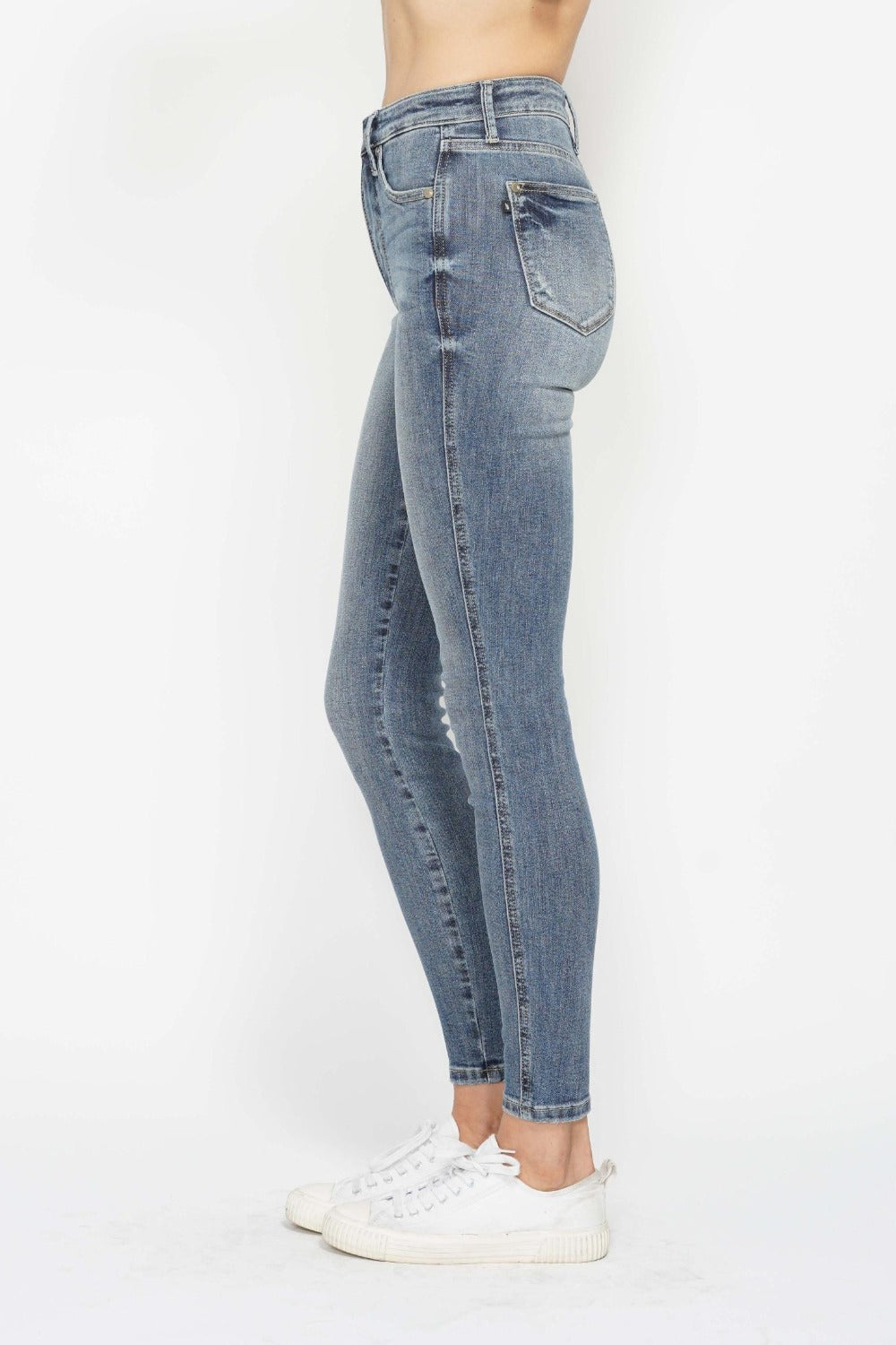 NEWYORKLISTED STYLE COLLECTION: Full Size Tummy Control Contrast Wash Skinny Jeans - NEWYORKLISTED