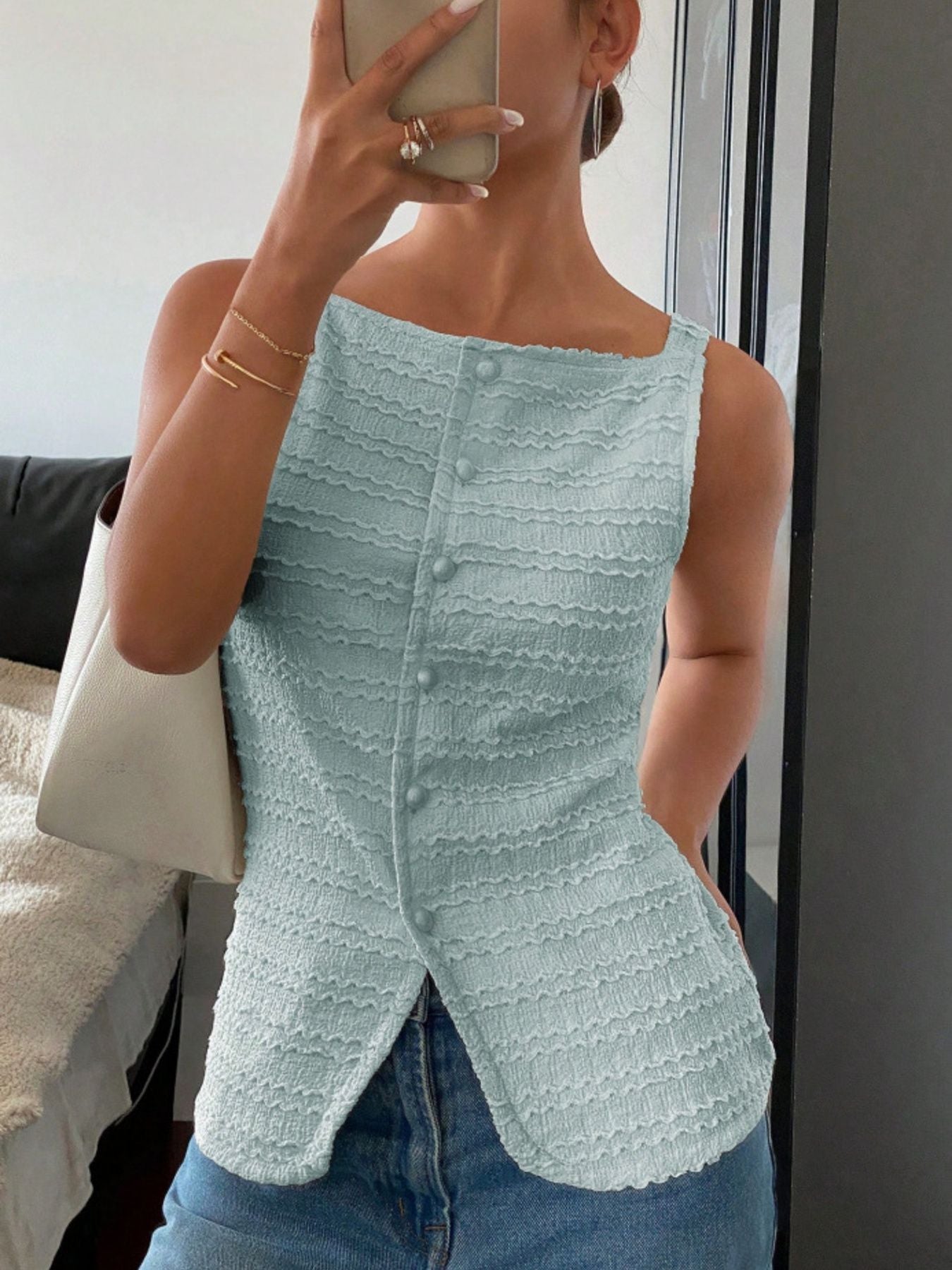 b4bdd2bb-3b1e-4ce4-aa9f-1fac58578ed7-Max