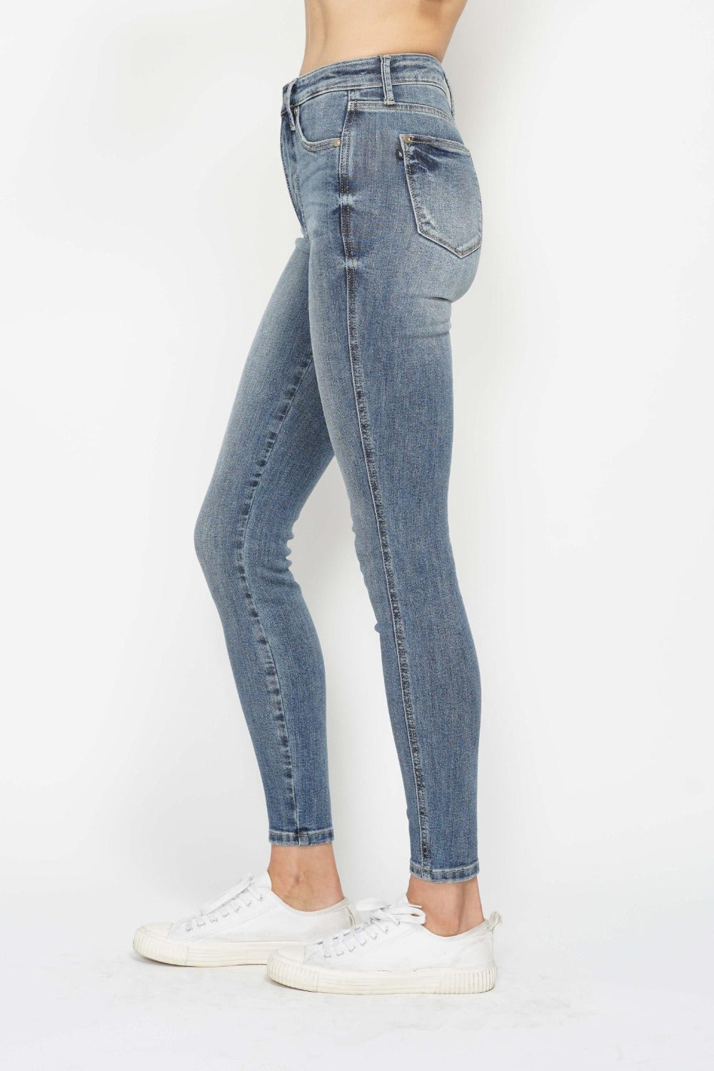 NEWYORKLISTED STYLE COLLECTION: Full Size Tummy Control Contrast Wash Skinny Jeans - NEWYORKLISTED